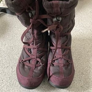 Kamik Women’s size 7 plum winter snow Waterproof boots. 12” height 14” inside W
